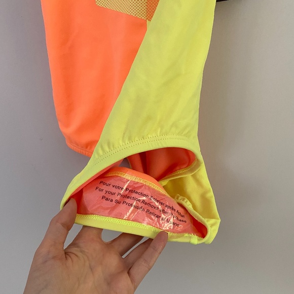 BNWT Nike Orange and Yellow One-Piece Swimsuit W/ Cross Back Size Extra Large - Picture 5 of 10